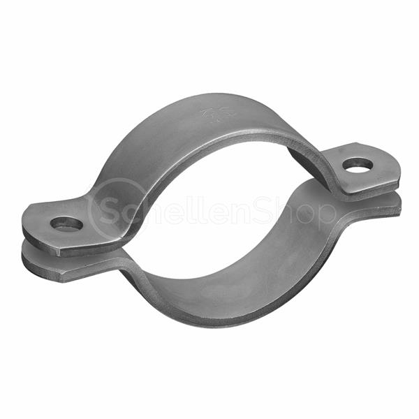 Rohrschelle DIN 3567 Form A aus V2A Edelstahl für eine zuverlässige und korrosionsbeständige Rohrfixierung. Rohrschelle DIN 3567 Form A aus V2A Edelstahl. Eine einzelne, silberfarbene und offene Rohrschelle mit zwei Befestigungslöchern an den Enden, auf weißem Hintergrund.