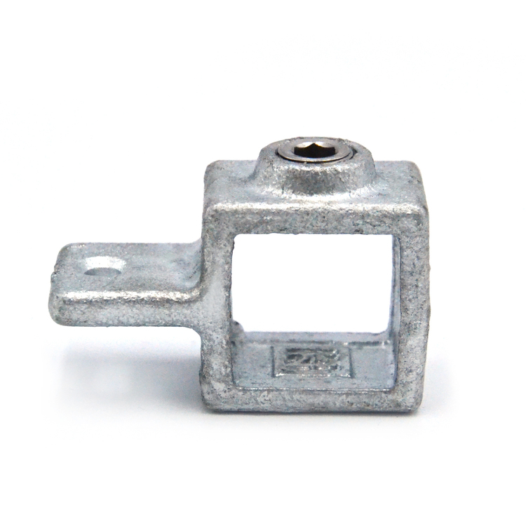 Detailansicht: Rohrverbinder 'Gelenkauge Typ 36' für 25x25mm Quadratrohr. Robustes, verzinktes Bauteil mit Spannschraube und Befestigungsarm. Rohrverbinder für Quadratrohr 25x25, Gelenkauge Typ 36. Verzinktes Metall mit integrierter Klemmschraube und seitlicher Montageöse auf weißem Hintergrund.