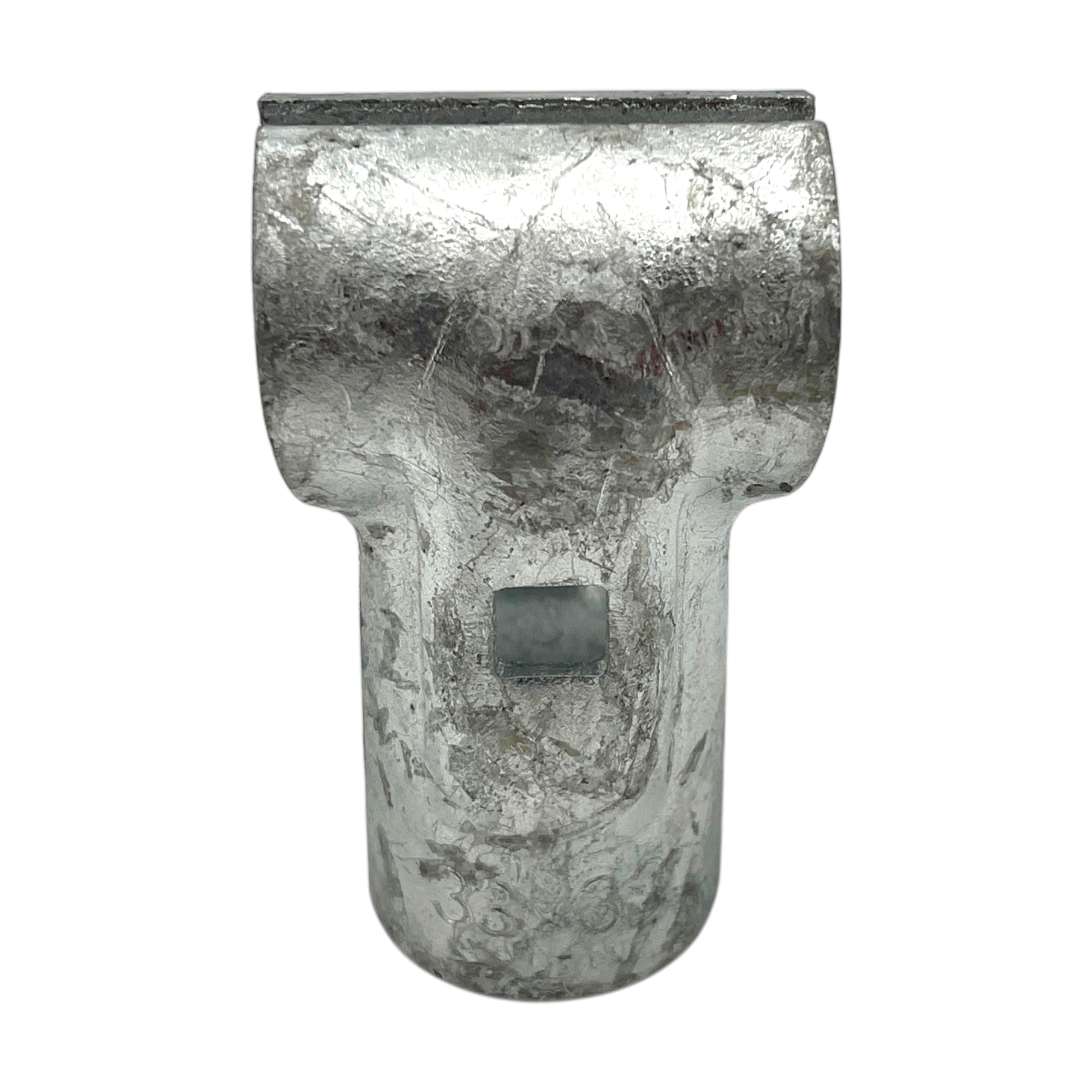 T-Schelle geteilt (Typ 010), feuerverzinkt. Silberfarbene, robuste Metallklemme in T-Form mit rauer Oberfläche auf weißem Hintergrund.